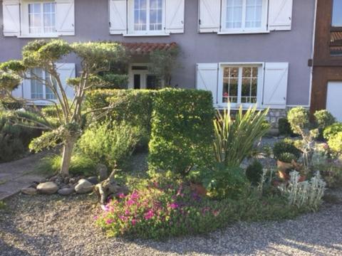 Bed and Breakfast Loft Atypique Villeneuve-de-Rivière Exterior foto