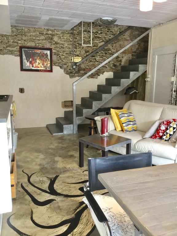 Bed and Breakfast Loft Atypique Villeneuve-de-Rivière Exterior foto